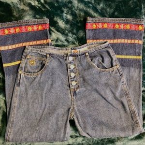 ❌SOLD❌Vintage Looney Tunes flare jeans